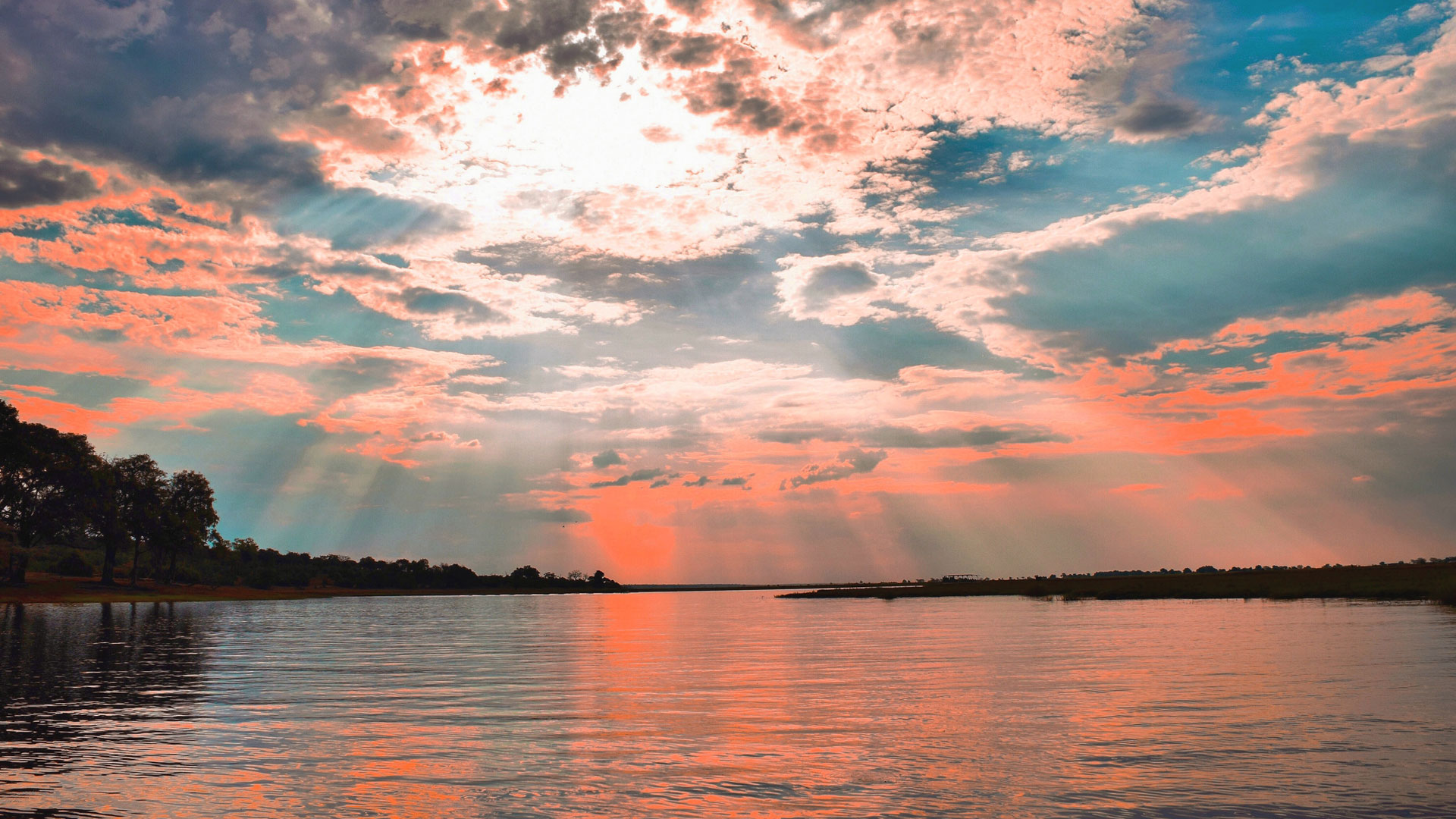 Welcome aboard a Chobe river houseboat
